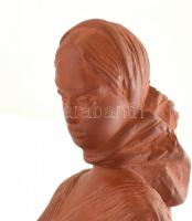 Kligl Sándor (1945): Hölgy békegalambbal.Terrakotta. Jelzett. Hibátlan. m: 40 cm