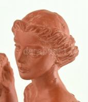 Tóth Valéria (1943- ): Lány koszorúval. Jelzett, hibátlan, m: 33 cm