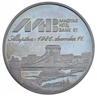 DN "Gróf Széchenyi István / MHB Magyar Hitelbank Rt" jelzett Ag emlékérem dísztokban (34,7...