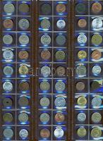 611db világpénz, igen sok tengerentúllal, régi és új, jobbakkal, benne ezüstök, albumlapokon T:vegye...