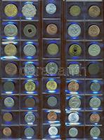 611db világpénz, igen sok tengerentúllal, régi és új, jobbakkal, benne ezüstök, albumlapokon T:vegye...