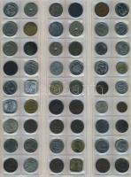 611db világpénz, igen sok tengerentúllal, régi és új, jobbakkal, benne ezüstök, albumlapokon T:vegye...
