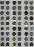 611db világpénz, igen sok tengerentúllal, régi és új, jobbakkal, benne ezüstök, albumlapokon T:vegye...