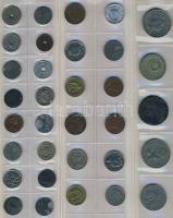 611db világpénz, igen sok tengerentúllal, régi és új, jobbakkal, benne ezüstök, albumlapokon T:vegye...