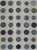 611db világpénz, igen sok tengerentúllal, régi és új, jobbakkal, benne ezüstök, albumlapokon T:vegye...