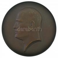 Olaszország 1928. "Benito Mussolini - Corvin Mátyás Társaság" Br emlékérem. Szign.: Livia ...