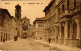 Trento, Trient (Südtirol); Via Alessandro Vittoria / street view, cathedral (EK)