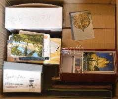 Sok ezer modern képeslap, benne magyar városképes lapok, külföldi lapok az egész világból, üdvözlő l...