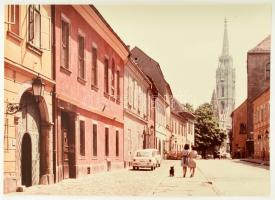Budapest (képekben). Bp., 1970, Képzőművészeti Alap Kiadóvállalata. Kiadói textil borítású karton ma...