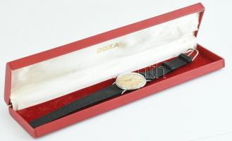 Doxa 1963. kissé foltos számlappal, új bőr szíjjal, működő állapotban, hozzá gyári doboz d: 32 mm