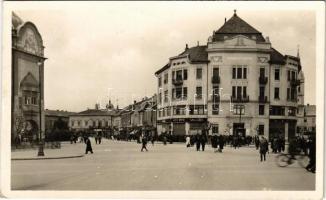 Szabadka, Subotica; Magyar Általános hitelbank, Fő téri sétány, Julio Meinzl üzlete / bank, main street, shops
