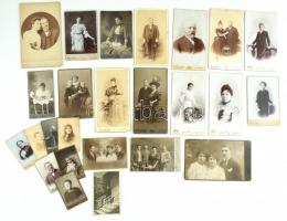 cca 1880-1910 Vizitkártyák, kabinetfotók, 25 db (túlnyomórészt) keményhátú fotó különböző műtermekből (Goszleth, Kossak, Rozgonyi, Mai és Társa, stb.), különböző méretben