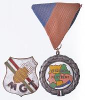 ~1970. Veszprém Megyéért ezüstözött, zománcozott kitüntetés mellszalagon + DN MGT zománcozott, mezőgazdasági témájú jelvény T:2