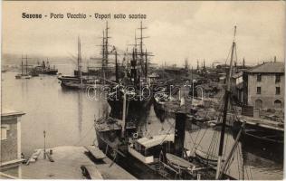 Savona, Porto Vecchio, Vapori sotto scarico / old port, steamship, vessels