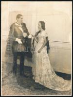 cca 1940 Horthy István és felesége Edelsheim-Gyulai Ilona fotó. Kissé sérült. 24x18 cm