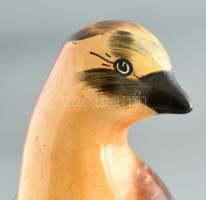 2 db madár. Kézzel festett porcelán. Kopott. jelzés nélkül. m: 18 és 20 cm