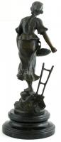 C. Pesmeure jelzéssel: Magvető lány. Öntött, patinázott bronz, márvány talpon. m: 33,5 cm