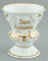 Német váza, kézzel festett porcelán, kopásnyomokkal, jelzés nélkül, m: 11 cm