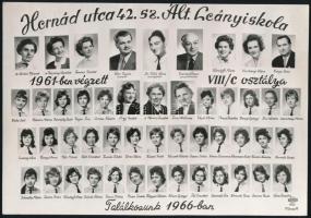 1961 Bp., Hernád u. 42. sz. Ált. Leányiskola VIII/c osztálya, tablófotó, 21,5x15 cm