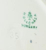 Hollóházi porcelán harlekin bohóc kislánnyal, kézzel festett, jelzett, kis kopásnyomokkal, a bohóc s...