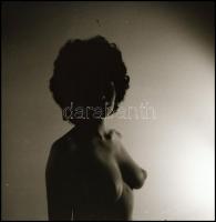 cca 1987 Menesdorfer Lajos (1941-2005) budapesti fotóművész hagyatékából, 5 db vintage NEGATÍV, 6x6 ...