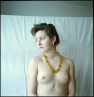 Különböző helyszíneken, eltérő időpontokban, több fotómodell közreműködésével készült aktfelvételek,...