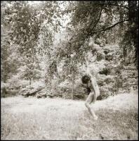 Különböző helyszíneken, eltérő időpontokban, több fotómodell közreműködésével készült aktfelvételek,...