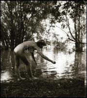 Több fotómodell közreműködésével, különböző helyszíneken és eltérő időpontokban, készült aktfelvétel...