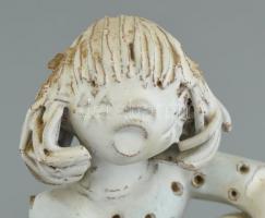 Kovács Éva (1938-2017): Ülő lány, mázas kerámia, kopásnyomokkal, jelzett, m: 14cm