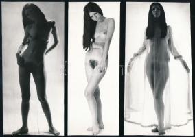 cca 1974 Szomorú lány a szomszéd lépcsőházból, 3 db vintage fotó, 18x7 cm és 18x8,6 cm között