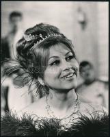 1967 Egy vidám portré Domján Edit (1932-1972) színművésznőről, vintage fotó, 22,5x18 cm