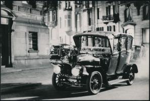 cca 1910 Mesés automobil a ,,Darling Lili" című amerikai filmből, 16x24 cm