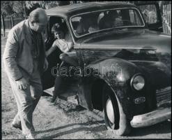cca 1965 Defekt, jelzés nélküli vintage fotó, 21,5x26,5 cm
