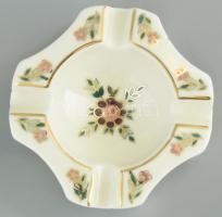 Zsolnay virág mintás hamutálka. Kézzel festett, jelzett, hibátlan d: 9 cm, m: 4 cm