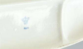 Szarvasok. Keletnémet porcelán figura. Kézzel festett, jelzett, kopásokkal m: 27 cm