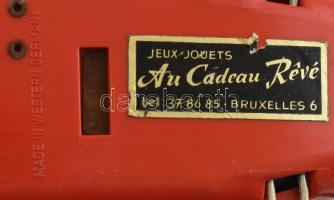 cca. 1970 játék sportautó GAMA/Ferrari, kopott, sérülésekkel. h: 34 cm