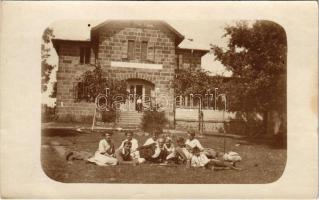 1921 Dobogókő, Báró Eötvös Loránd menedékház, turisták, kirándulók. photo