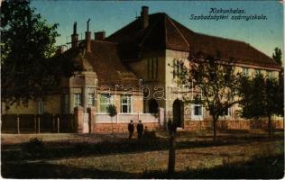 1926 Kiskunhalas, Szabadság téri szárnyiskola. Tirmann Konrád kiadása (EK)