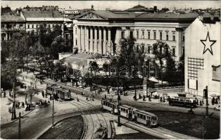 1956 Budapest VIII. Nemzeti Múzeum tetején Vörös Csillaggal, Kálvin tér, villamosok, autóbusz, Singer ház a háttérben. Képzőművészeti Alap (EK)