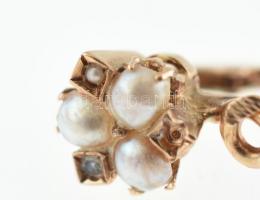 Arany (Au) 14K gyöngyökkel díszített fülbevalópár, jelzett, d: 0,8 cm, bruttó: 2,3 g