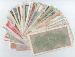 30db-os vegyes, főleg külföldi bankjegyből álló tétel, közte Guyana, Dnyeszter-menti Köztársaság, Pá...