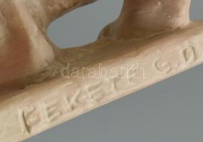 G. Fekete Géza (1906-1976): Arató nő. Terrakotta szobor. hibátlan. Jelzett. m:18 cm