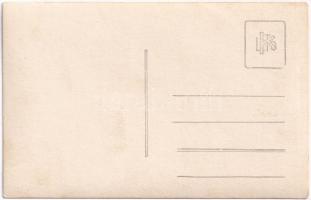 Budapest XIV. Városliget, "Térdelő lány" szobor télen. photo