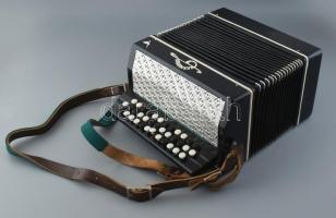 Gyermekgombos tangóharmonika dobozában