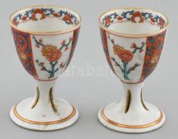 Antik Herendi Gödöllő mintás 2 db tojás tartó, kézzel festett porcelán, jelzés nélkül, kopott, m: 7,5 cm. XIX. század második fele.