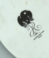 Hollóházi Szász Endre porcelán medál, matricás, jelzett, kopásnyomokkal, h: 6 cm