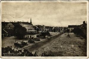 1933 Vágújhely, Waag-Neustadt, Nové Mesto nad Váhom; Masarykové námestie / Masaryk tér, autóbuszok / square, autobuses (szakadás / tear)