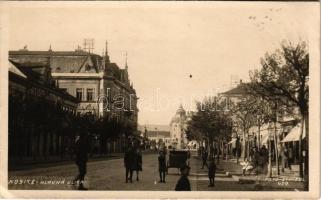 Kassa, Kosice; Hlavná ulica / Fő utca, üzletek / main street, shops. Schiebl photo (EK)