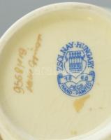 Zsolnay virágmintás porcelán váza, kézzel festett, jelzett, szájpereménél sérült, kopásnyomokkal, m:...