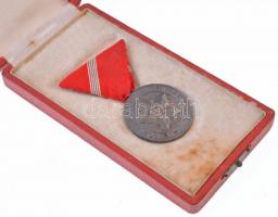 1953. "Szocialista Munkáért Érdemérem" ezüstözött bronz kitüntetés, eredeti Rákosi-címeres...